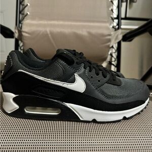 Women’s Nike Airmax